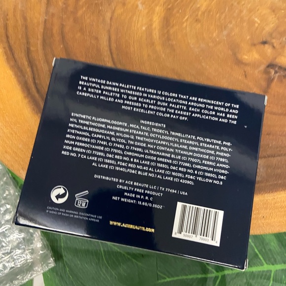 Ace BEAUTE Vintage Dawn Eyeshadow Palette NWT - Picture 4 of 7